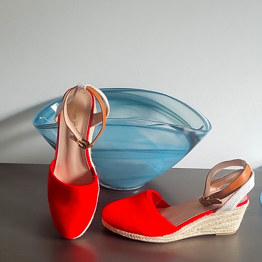 Dream Pairs Red Faux Suede Ankle Strap Almond Toe Espradilles Size 8M